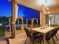Modern Holiday Home in Novigrad with Pool