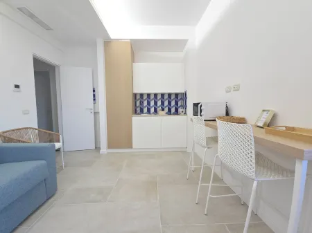 Capri Koral Guest House Отели рядом с достопримечательностью «Via Camerelle»