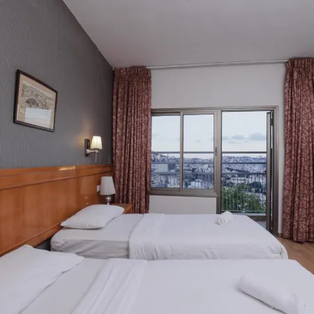 Tabar Hotel
