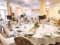 Granada Conference, Wellness and Sport Hotel Các khách sạn ở Kecskemet