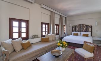 Maris Lindos Suites & Apartments