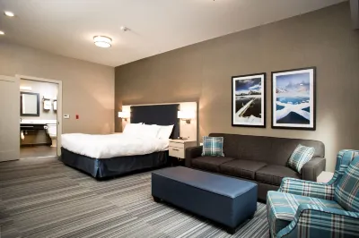 Mountaineer Lodge Hotels in Lake Louise
