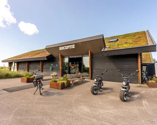 Ameland Lodge w/ Veranda Hotels in Hollum
