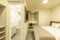 Hotel Dois H Hotels in Жоїнвіль