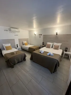 Hôtel le Médiéval Các khách sạn ở Aigues-Mortes