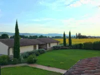 Villa in Cannara with Pool Near Assisi - Wifi