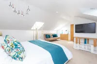 Lincoln 4-Beds Sleeps 13 Hot Tub & Pet Friendly