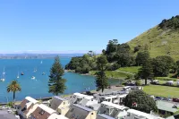 Beaumont Apartments - Mountain view