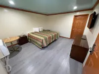 Hilltop Motor Inn Hotels in Westmont