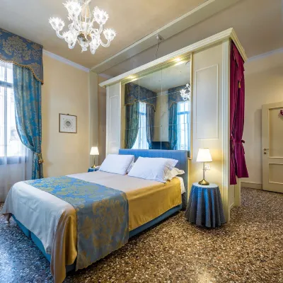 Palazzo Odoni Отели рядом с достопримечательностью «Парк Пападополи»