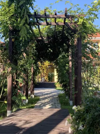 Luxury Villa - JessApart Walendia Отели в г. Рашин