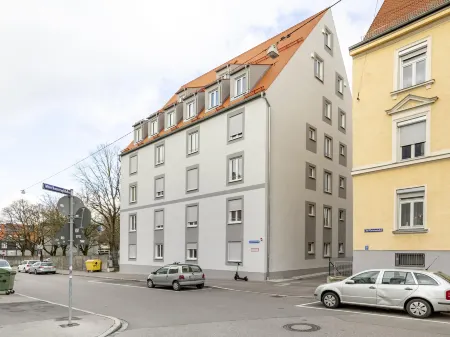 Limehome Augsburg Отели рядом с достопримечательностью «Textil- und Industriemuseum»