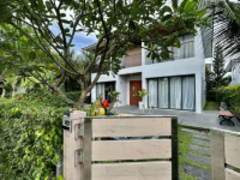 3卧室的沙灘別墅設有私人游泳池