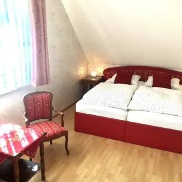 Room in Apartment - Haus Im Grünen / House in the Green