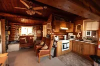 Two Bed Log Cabin in the Mountains
