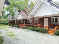 Sunrise Resort Hotels in Amphoe Bang Saphan