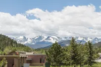 Discovery Lodge - Mountain view