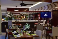 Auténtico Hotel - С баром