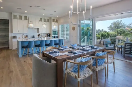 Sunshine & Good Times Managed by Beach Retreats