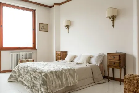 Piazza Cavour Lake View - by Myhomeincomo