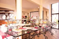 Ocean Bay Hotel & Resort فنادق في Bakau