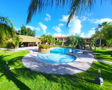 Eagle Beach Luxury House, Walking Distance to the Beach Hotels in Eagle Beach