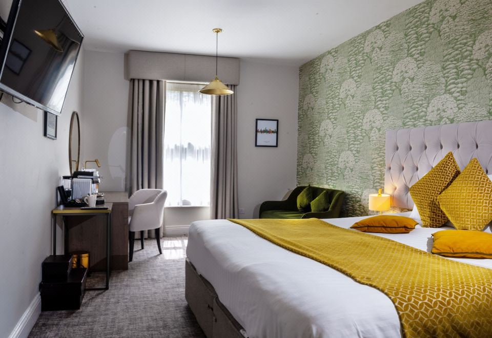 Hatherley Manor HotelOver view