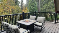 The Cozy Cub: Air Conditioning, Dog Friendly, Pool Table, Private Lakes in Bls