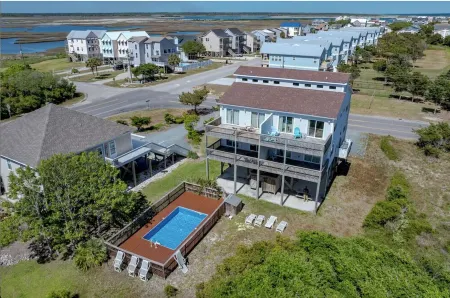 Beach House with a Pool, Gameroom and Steps from Ocean