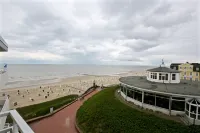 Absolute top location with sea view, balcony, W-Lan, top equipped