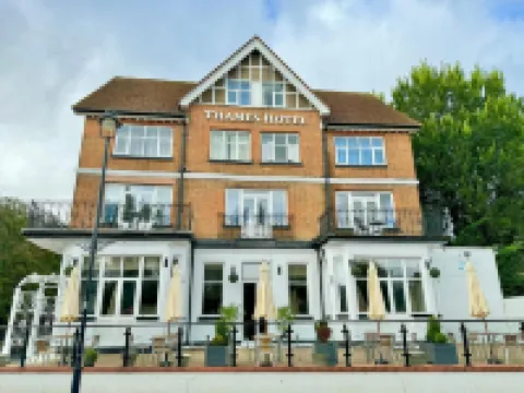 Uno Thames Hotel Maidenhead -Reopened Brand New Again -FREE PARKING