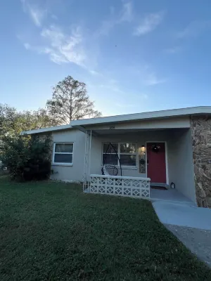 Lovely 3-bedroom oasis with pool 10 mins from beach and 25 from St. Pete