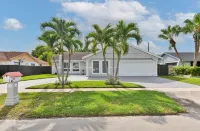 Spacious 4 bedrooms, 2 bathroom house with pool - Uima-altaat