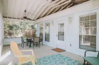 The Jeff - perfect location in Ocean Springs. Walk to downtown! Near the beach!