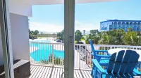 Destin west, Ocean view, walk to the beach, lazy river, hot tubs and 7 pools