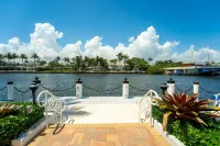 Renovated 2BR/2BA Waterfront Retreat with Stunning Intracoastal Views