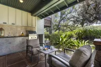 Private Mountain View and Outdoor Kitchen - Serene Tropical Retreat