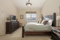 Stunning Mountain Views and Cozy Living Space - Inviting Retreat فنادق في Fraser