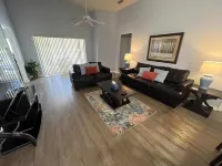 Private Pool with Lake View and Modern Amenities - Stunning Oasis Hotel di Polk County