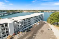 Private Deck and Lakeside Pool - Stunning Penthouse Escape
