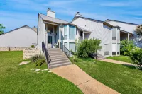 Stylish Hideaway w/ Chic Kitchen & Private Patio - Located at World of Tennis Hotels in Bee Cave