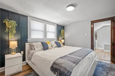 Modern Kitchen and Office Workspace - Stunning Spacious Retreat Hotels near Pleasant Valley Shopping Center