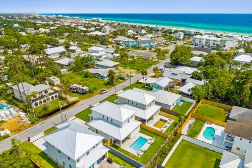 Spacious Getaway with Propane Grill - Charming Coastal Retreat Hotel di Sunnyside