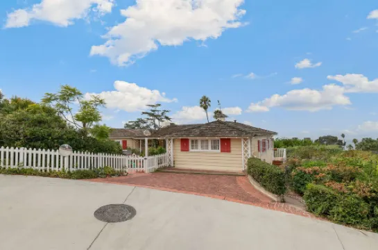 Breathtaking Ocean Views and Garden Patio - Charming Coastal Sanctuary