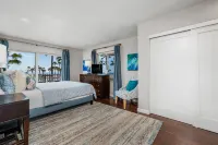 Panoramic Ocean Views and Casual Beach Style - Gorgeous Coastal Retreat