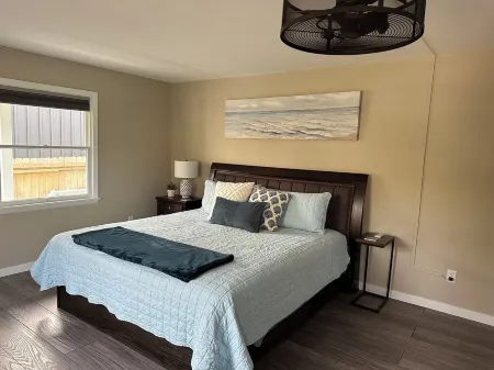 Located in the heart of Downtown Saugatuck Отели в г. Сотак