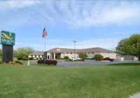 Quality Inn & Suites Woodstock Near Lake Geneva Hotels in McHenry