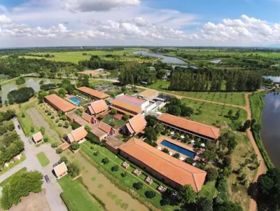 Sukhothai Heritage Resort Отели рядом с достопримечательностью «Wat Wang Sombun»