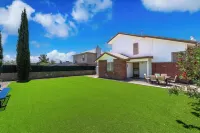 RELAXING 4 BDR HACIENDA W/ FUTURISTIC SHOWERS Hotels near National Border Patrol Museum