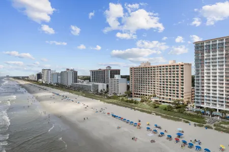 Incredible Ocean Views and Resort Amenities - Stunning Coastal Retreat Отели рядом с достопримечательностью «Миртл Манор Трейлер Парк»